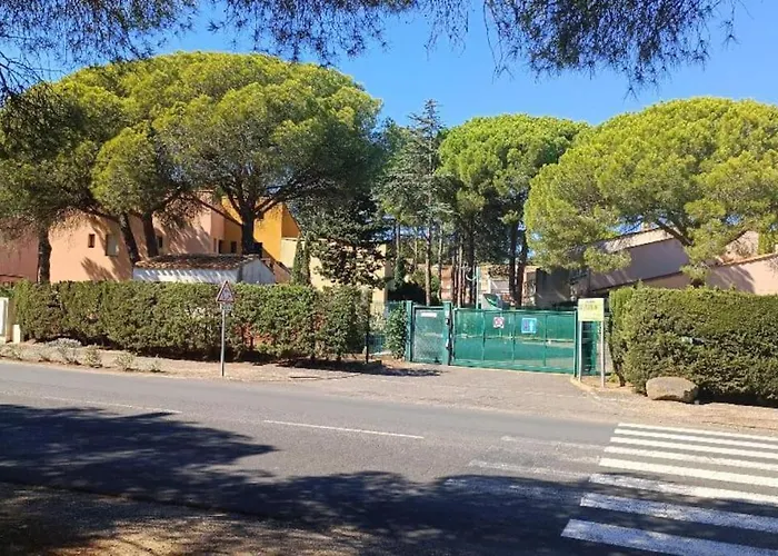 Au Cap D'agde Dans Les Pinedes Agde