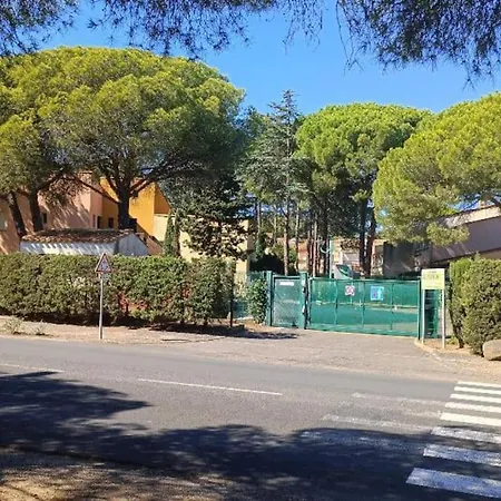 Au Cap D'agde Dans Les Pinedes Agde