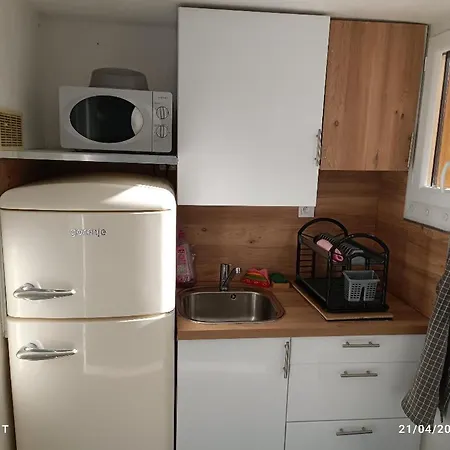 Au Cap D'agde Dans Les Pinedes