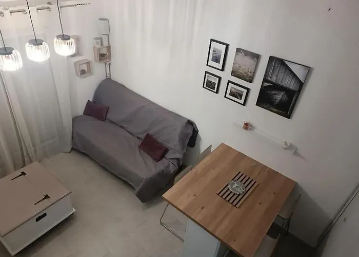 Au Cap D'agde Dans Les Pinedes